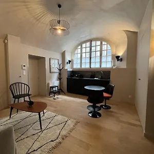 Apartment Lucas Ii 35 M2 Particulier Xvii Ieme Siecle Centre Historique Cathedrale, Clermont-Ferrand